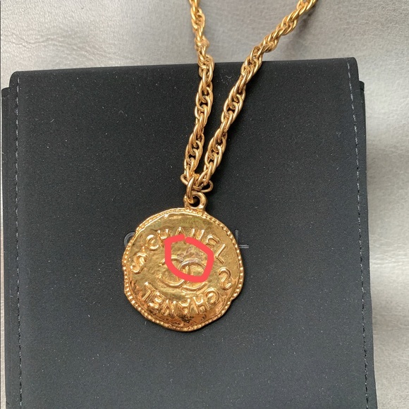 Auth CHANEL Necklace gold vintage - Picture 10 of 10